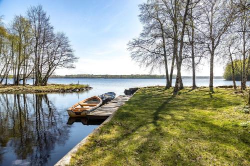 Holiday house with lake view of Bolmen